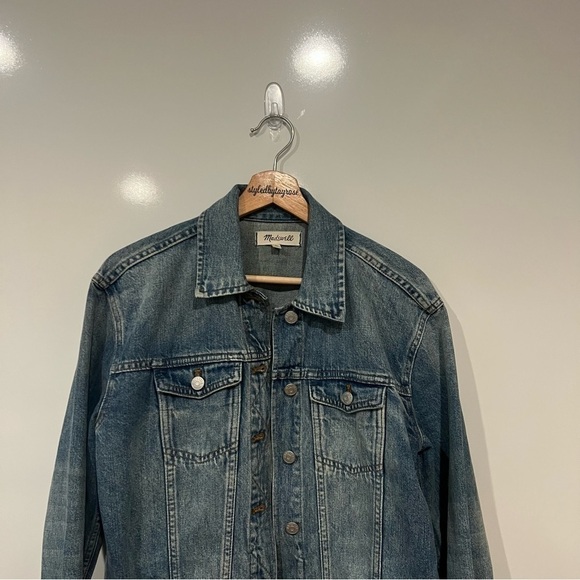 Madewell The Oversized Jean Jacket in Capstone Wash - Picture 6 of 11
